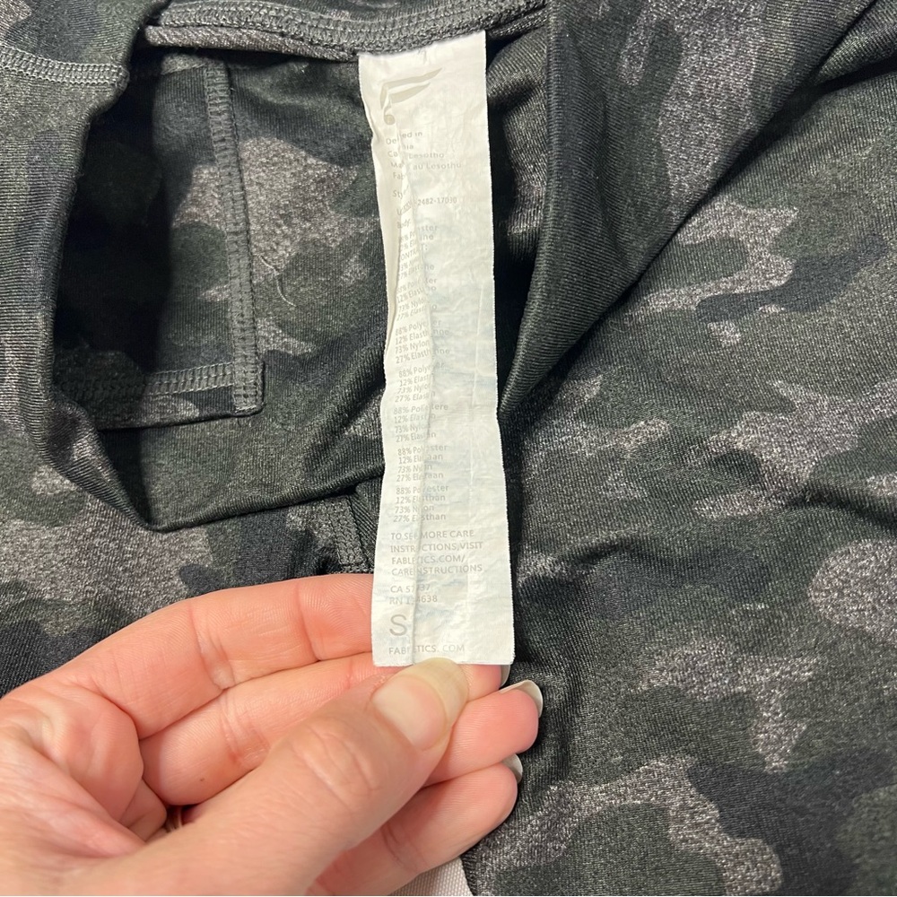 Fabletics PowerHold High Waisted Camo Printed Heathered Legging Size Small - Picture 6 of 8